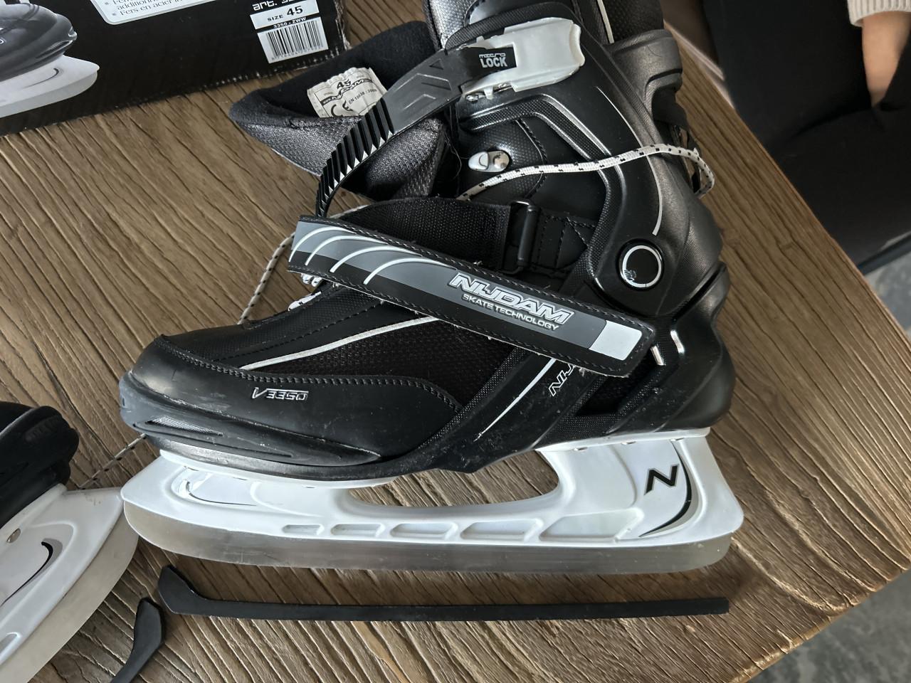 Schaatsen ijshockey maat 45