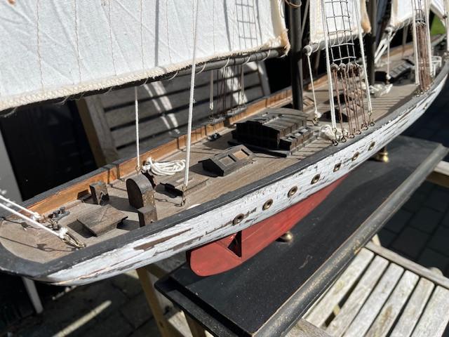 Groot model zeiljacht