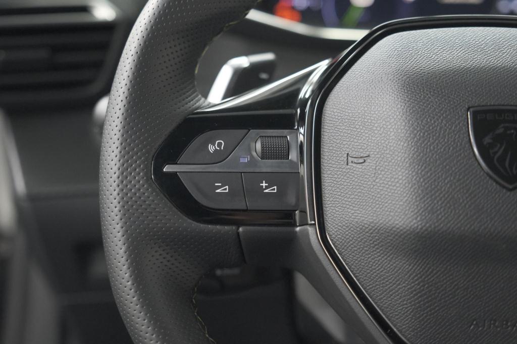 Peugeot 2008 puretech 130 eat8 gt | camera | parkeersensoren | apple carpla