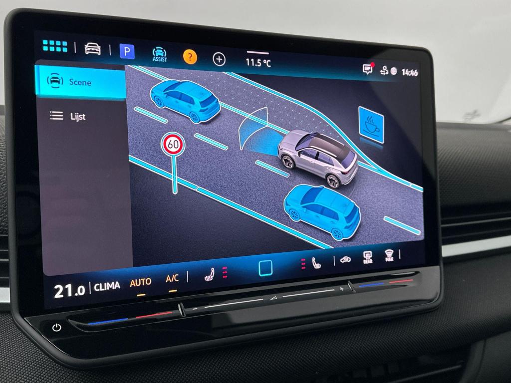 Volkswagen T-roc life first edition 1.5 etsi 85 kw / 116 pk suv 7 v introdu