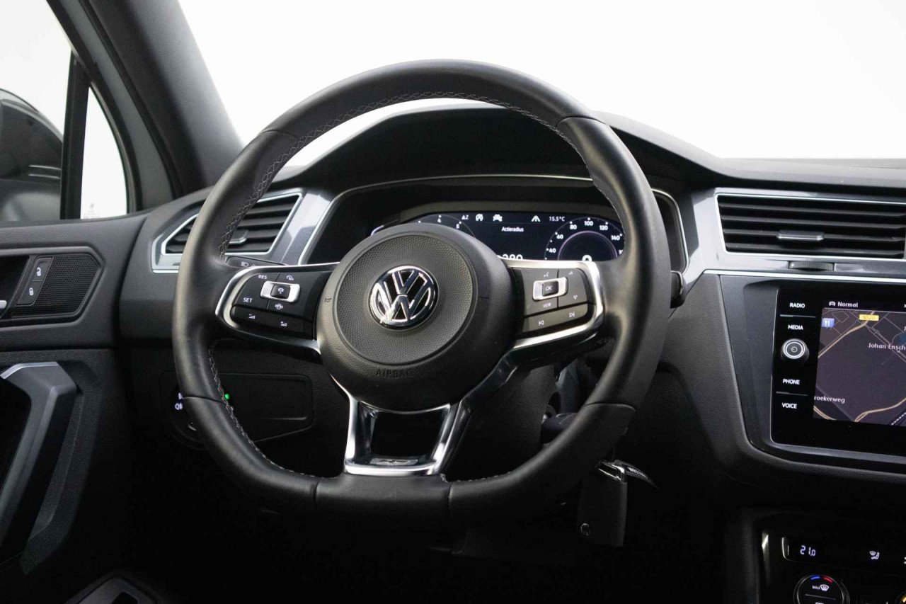 Volkswagen  Tiguan 1.5 TSI ACT Highline Business R | 20 Inch | Led |