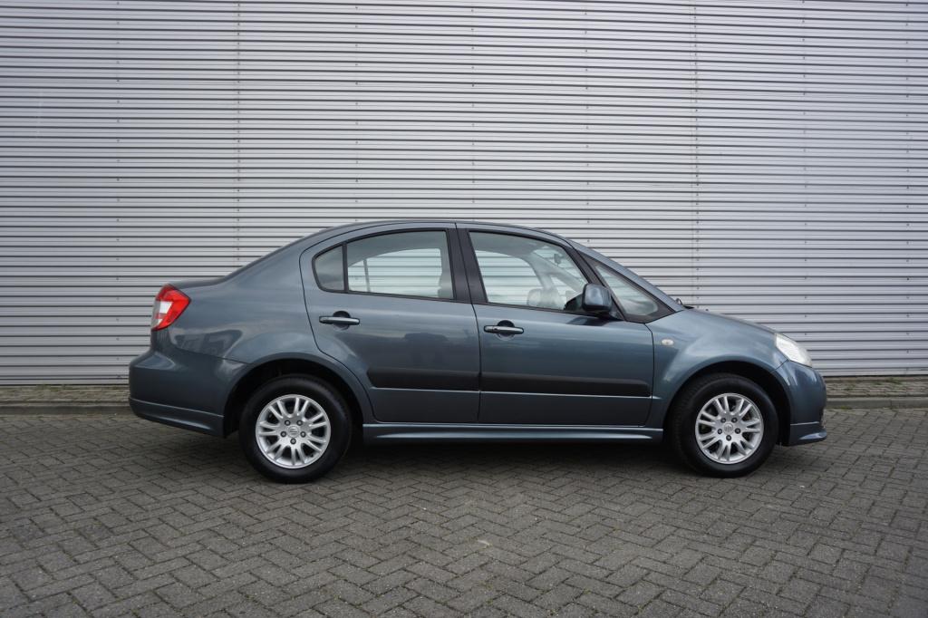 Suzuki Sx4 1.6 exclusive airco / elektr. ramen / parkeersens. / trekhaak / 