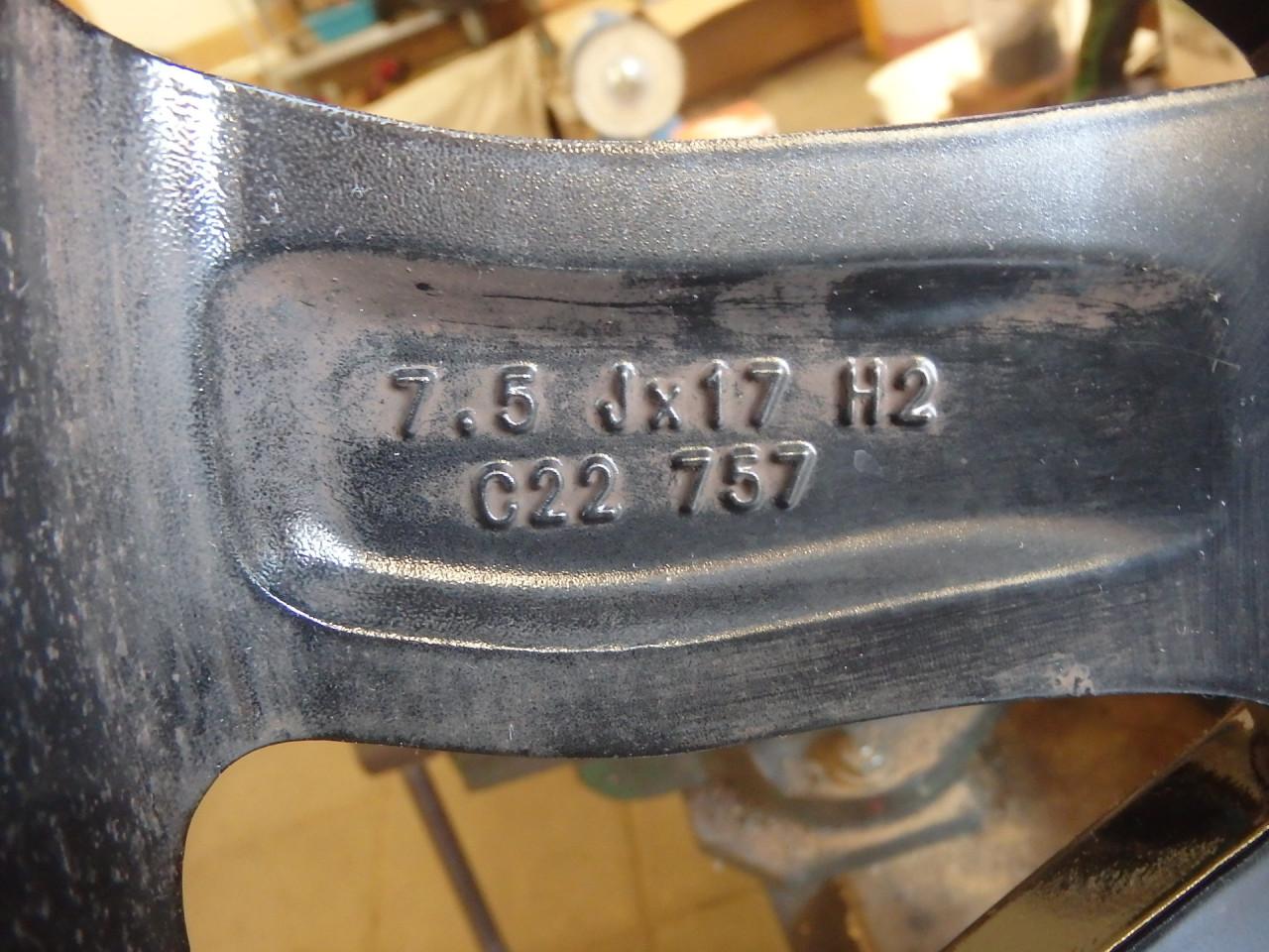 SET NIPPON velgen 7,5J x 17, steek 5x114,3 en ET47 met banden.