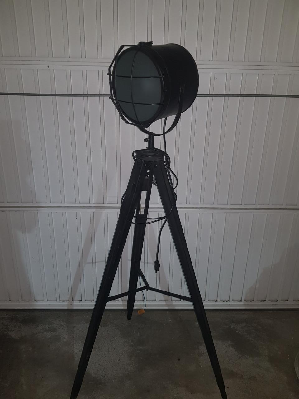 Industriële vloerlamp...