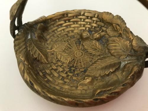 Antiek Schaaltje uit Engeland (1850-1870).