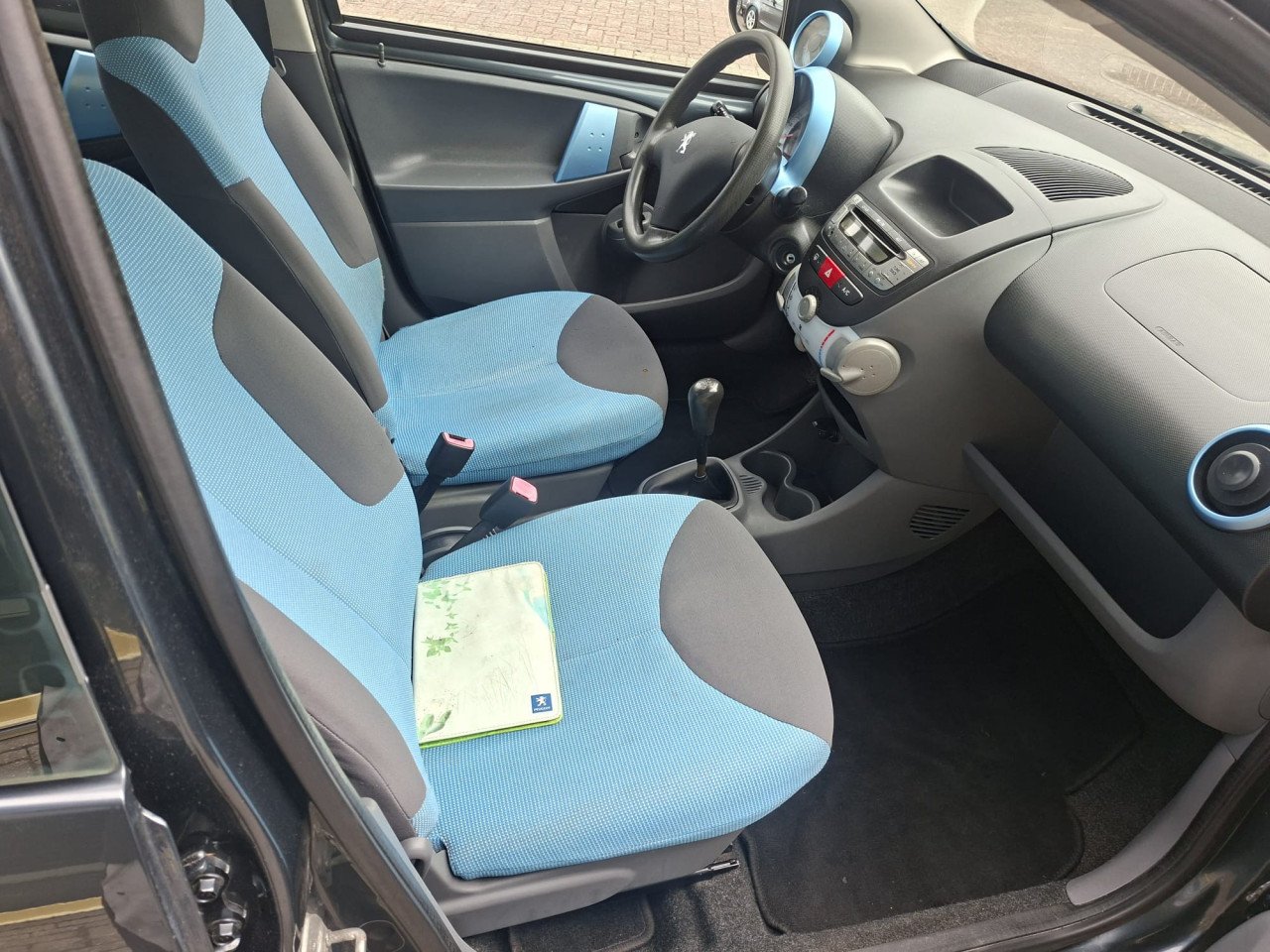 Peugeot 107 1.0 12v XR 5deurs bj:2008 airco i.z.g.st