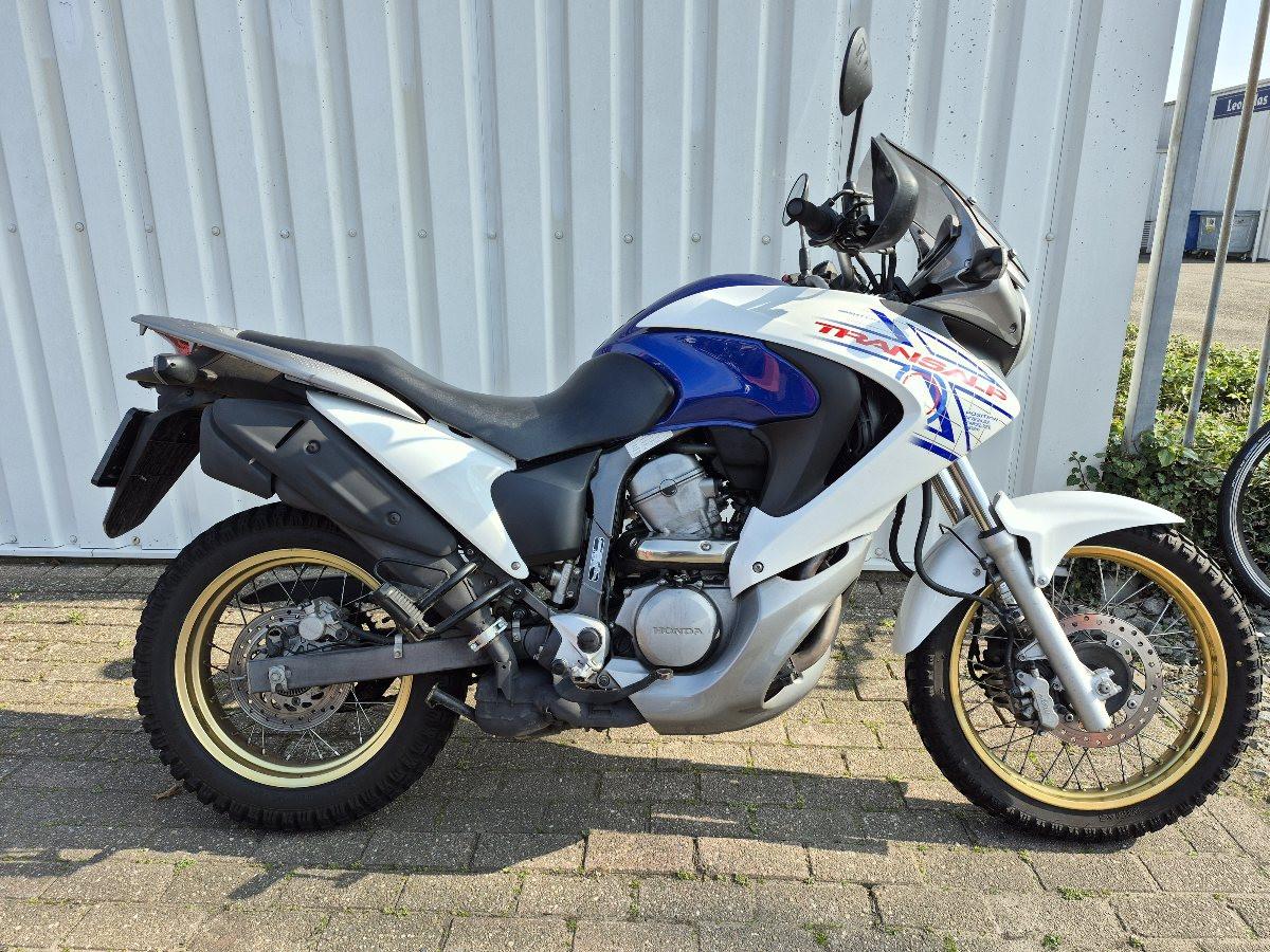 Honda Transalp XL700 uit 2010