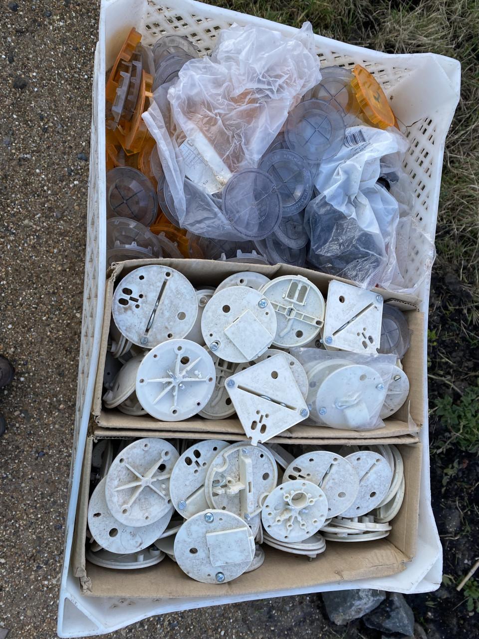 Electriciteitsdozen 6 kratten vol