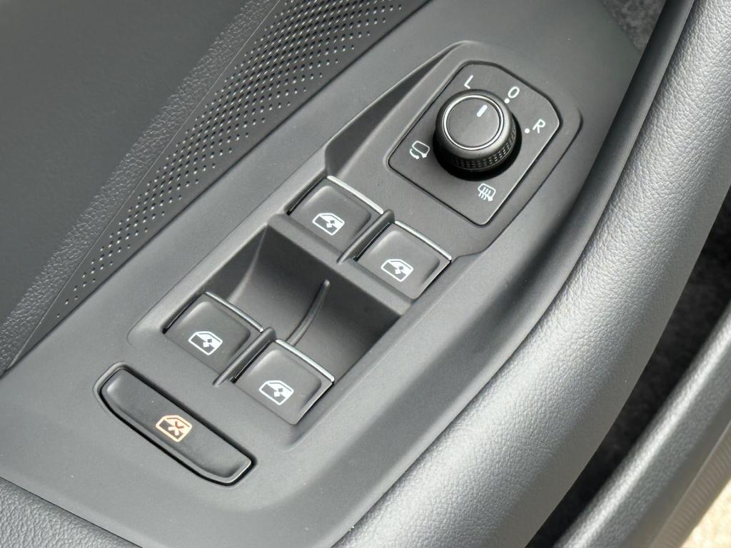 Volkswagen Passat variant 1.5 etsi 150pk elegance | alcantara | head up | c