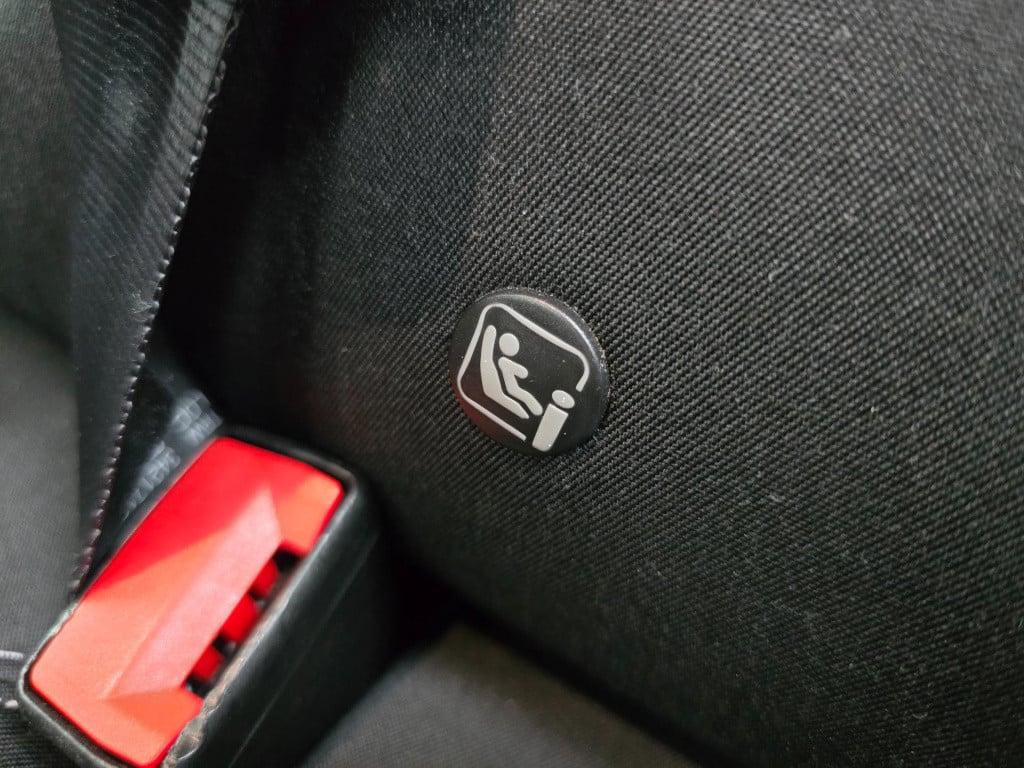 Ford Fiesta occasion luxe titanium met zwarte velgen en parkeercamera | bom