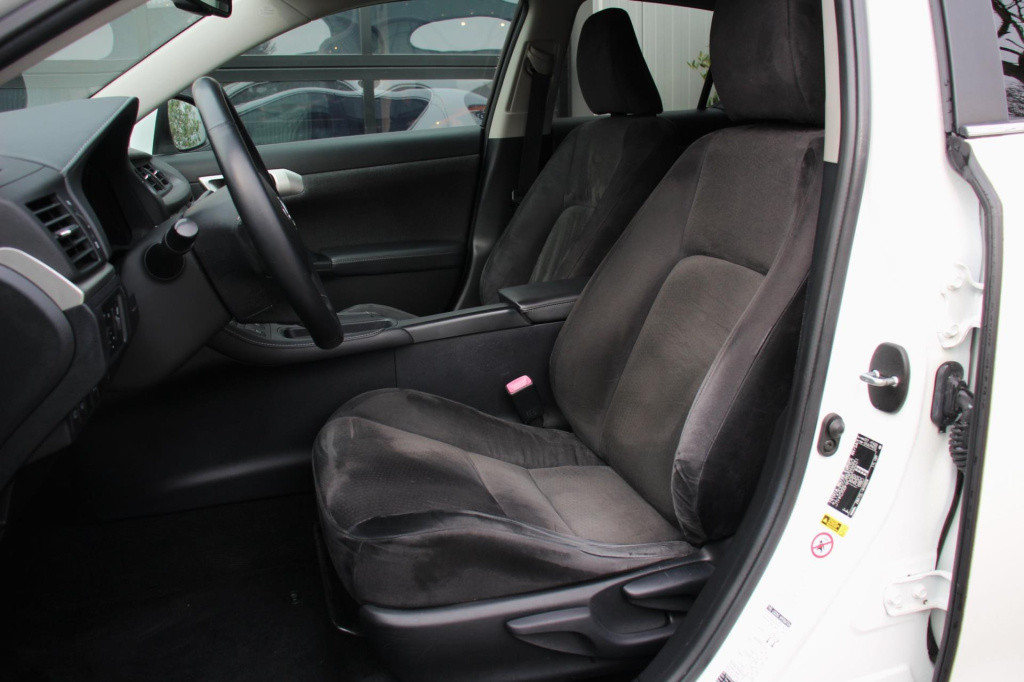 Lexus Ct 200h hybrid - pdc rondom + camera - stoel verw - xenon - parelwit 
