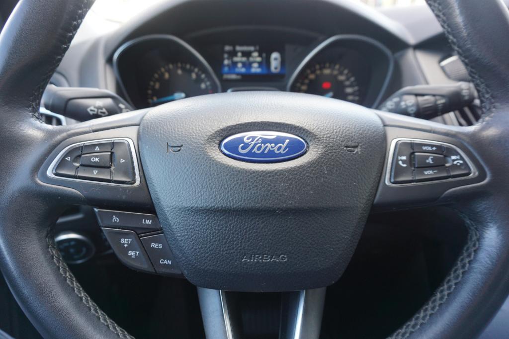 Ford Focus wagon 1.0 titanium edition climate / navi / cruise / parkeers. /