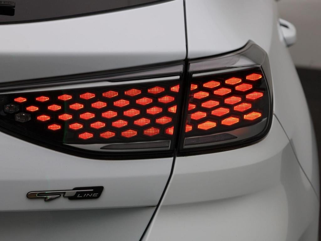 Kia Cee'd 1.5 t-gdi gt-line | panoramadak | navigatie | half leder | apple 