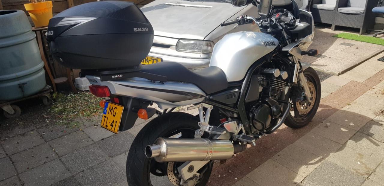 YAMAHA FZS600 FAZER -Goed onderhouden uit 2002 - prachtig & uniek exemplaar