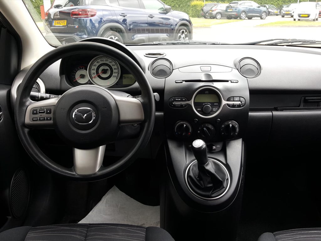 Mazda 2 1.3 63kw 5 drs ts | airco | climate control | radio | lm-velgen 15'