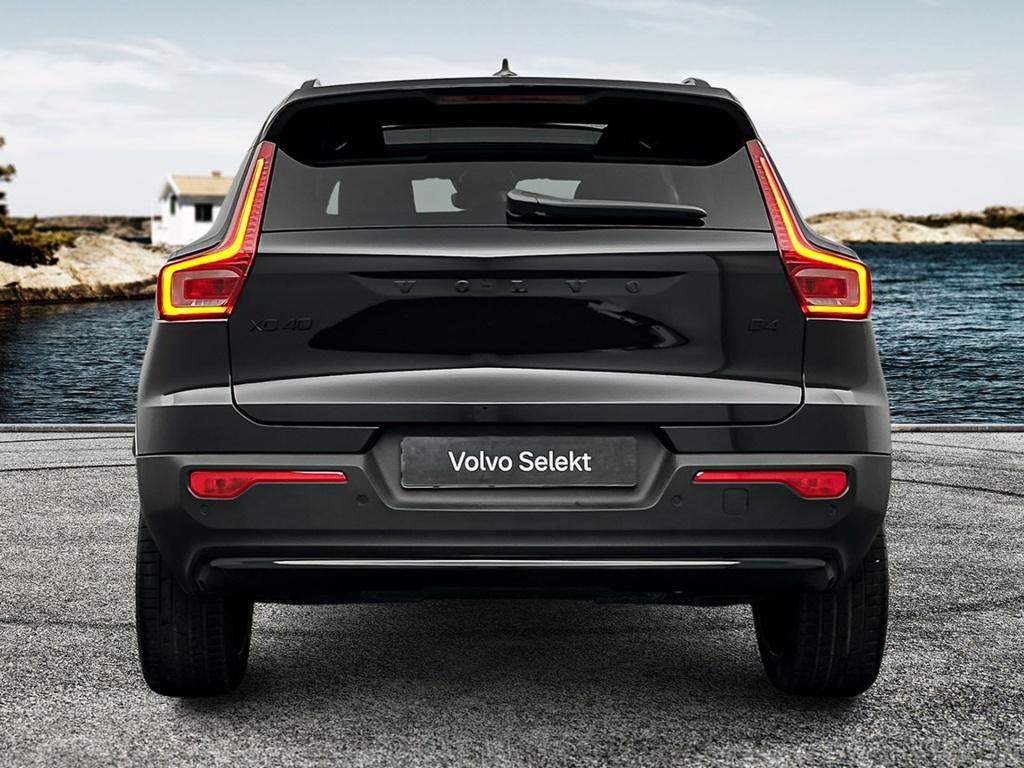 Volvo XC40 b4 197pk plus dark| 360camera| trekhaak| adap.cruise| h&k audio