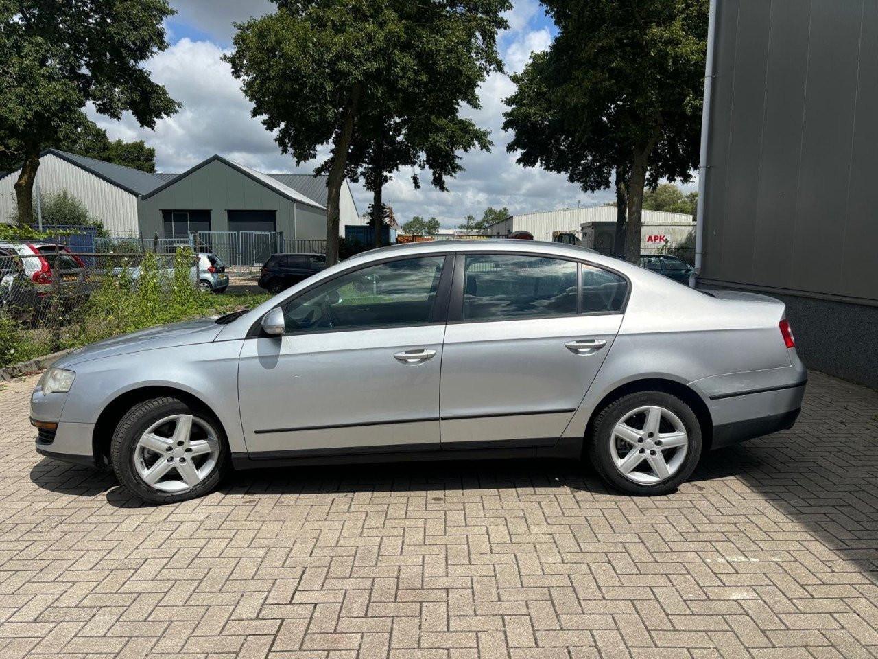 Volkswagen Passat 2.0 FSI Trendline 141.195KM