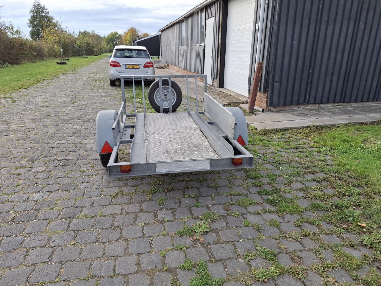 Motor transport aanhanger
