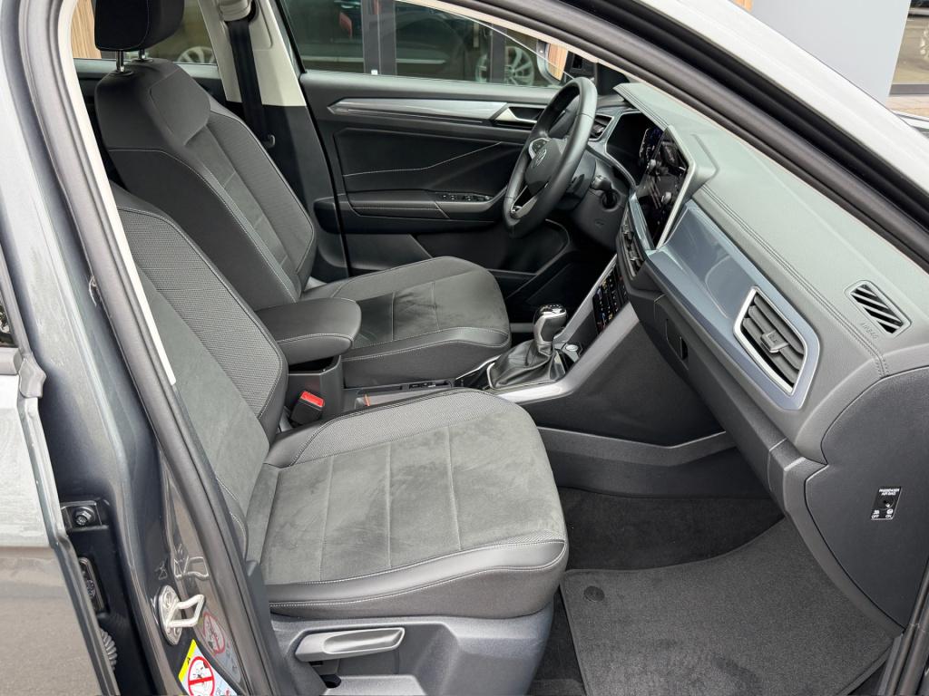 Volkswagen T-roc 1.5 tsi 150pk dsg style | dode hoek | camera | keyless | e