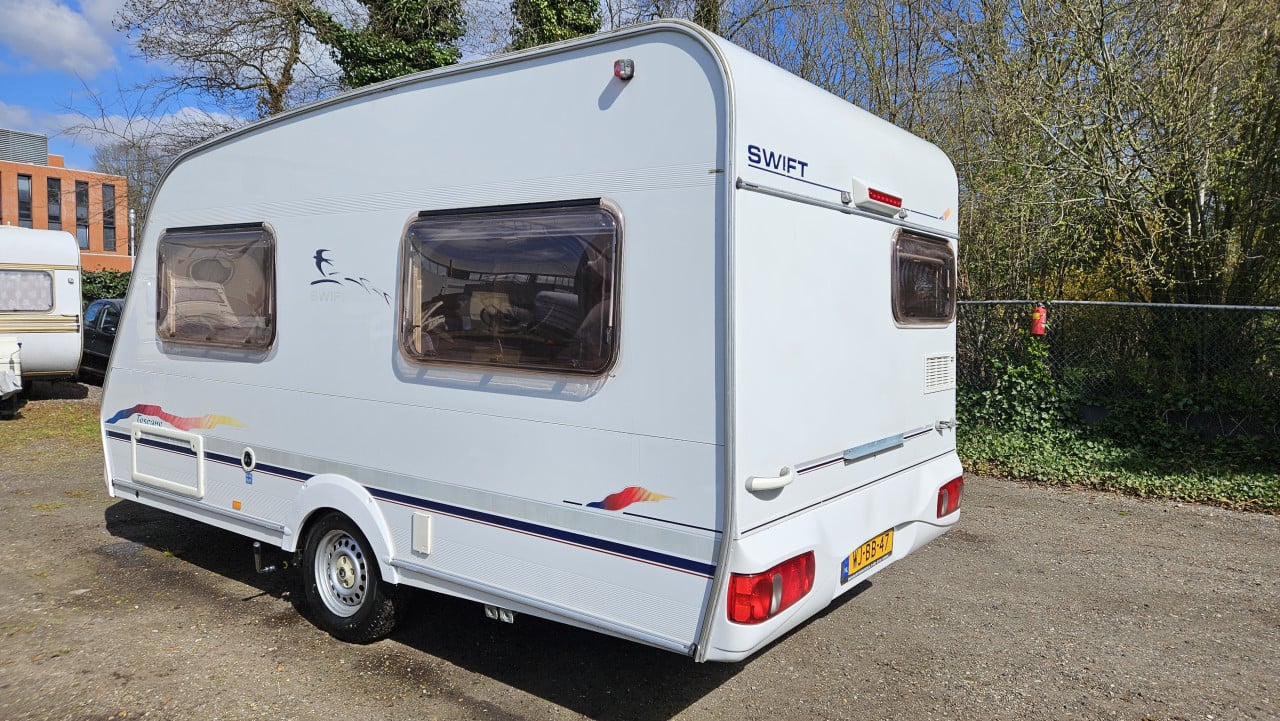 Swift Toscane 410 met Mover een zonnepanelen Boiler
