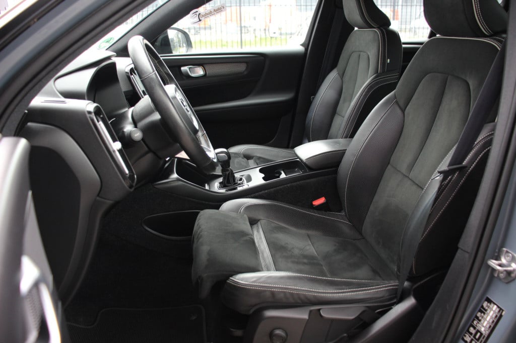 Volvo XC40 1.5 t3 r-design | elec. trekhaak | camera | half leder