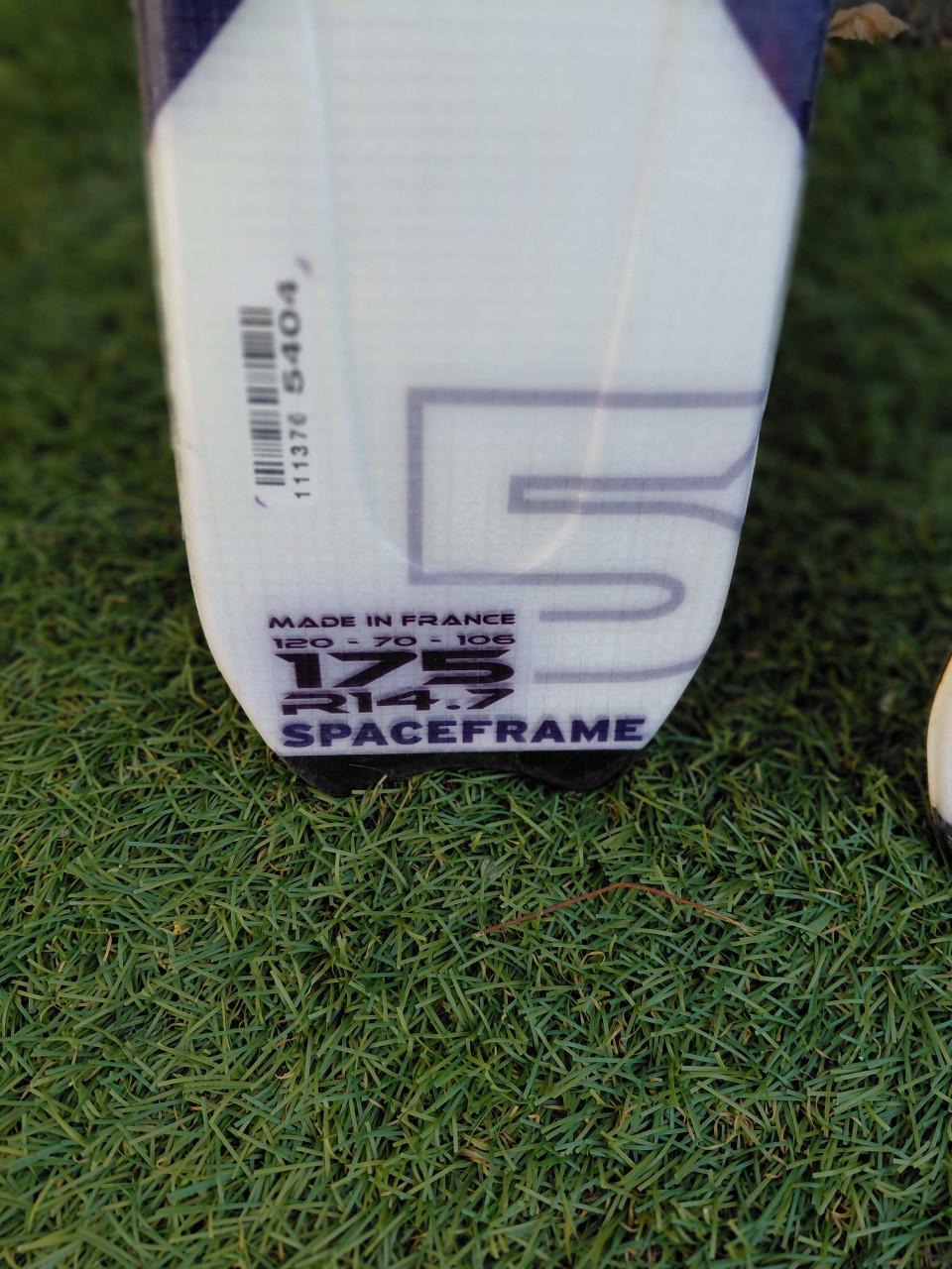 Salomon ski