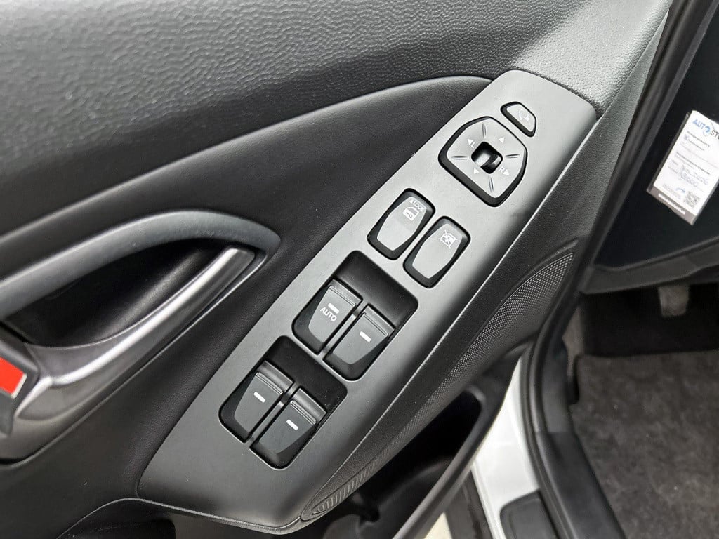 Hyundai Ix35 1.6i gdi go! | navigatie | climate control | stoelverwaming | 