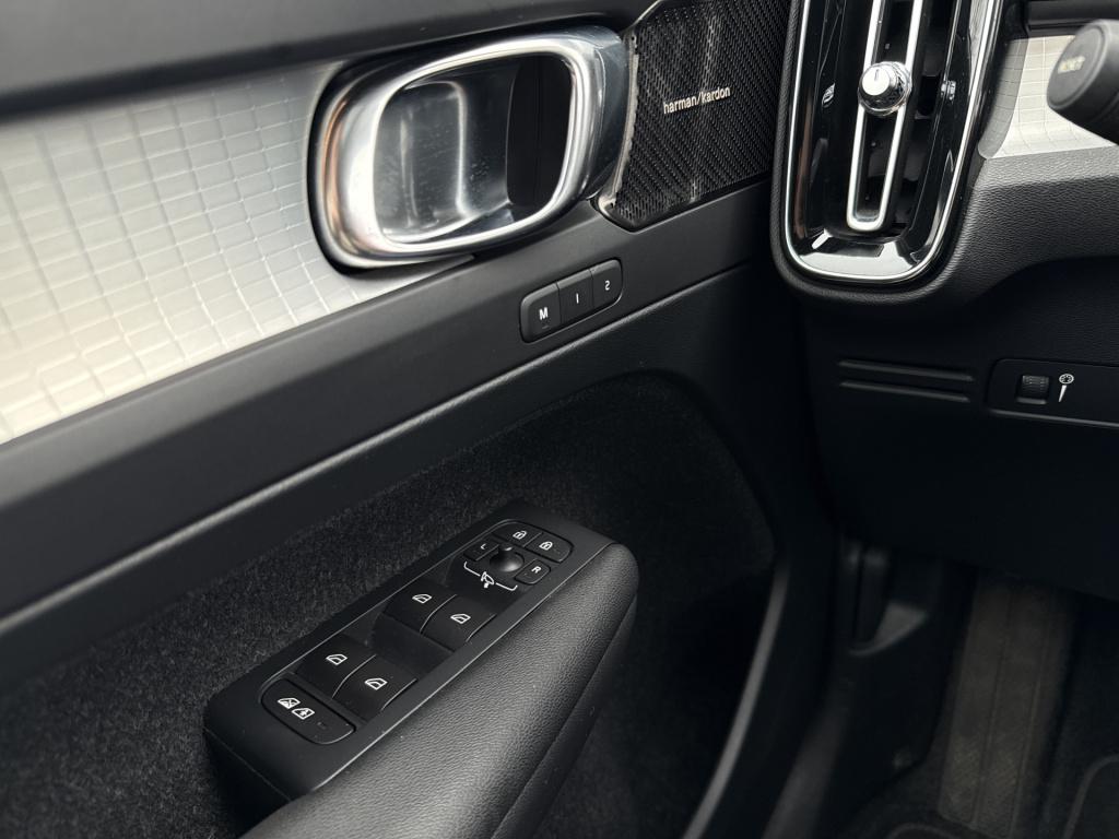 Volvo XC40 2.0 t5 awd intro edition | nl-auto | pano | stoelverw. | acc