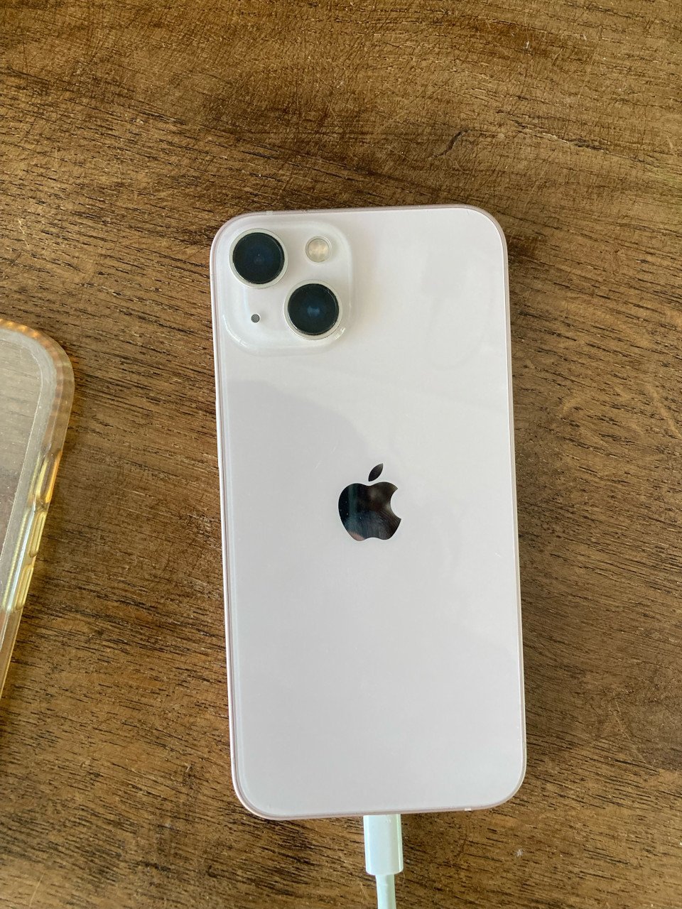 IPhone 13 - licht roze - 128gb in nette staat
