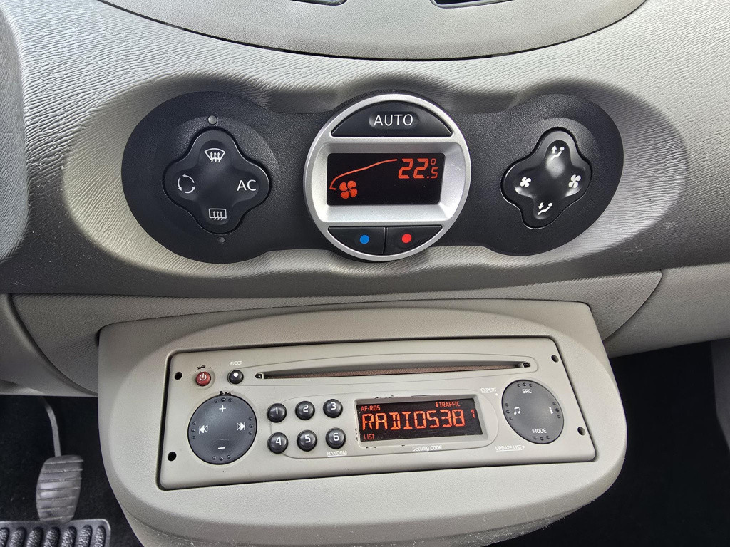 Renault Twingo 1.2-16v initiale