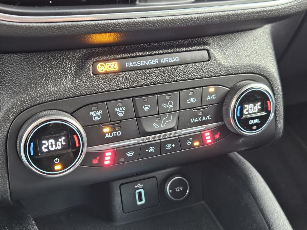 Ford Focus wagon 1.0 ecoboost titanium business | acc | pdc