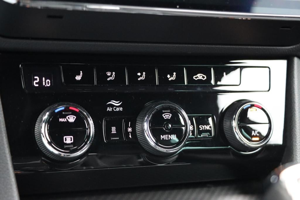 Skoda Superb combi 1.4 tsi iv sportline 218pk dsg6