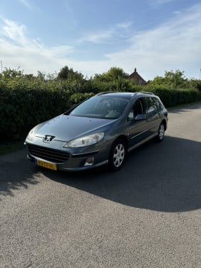 Peugeot 407