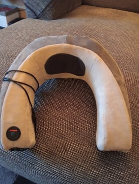 NEKMASSAGEKUSSEN, met warmte, 2 standen vibratie, usb aansluiting