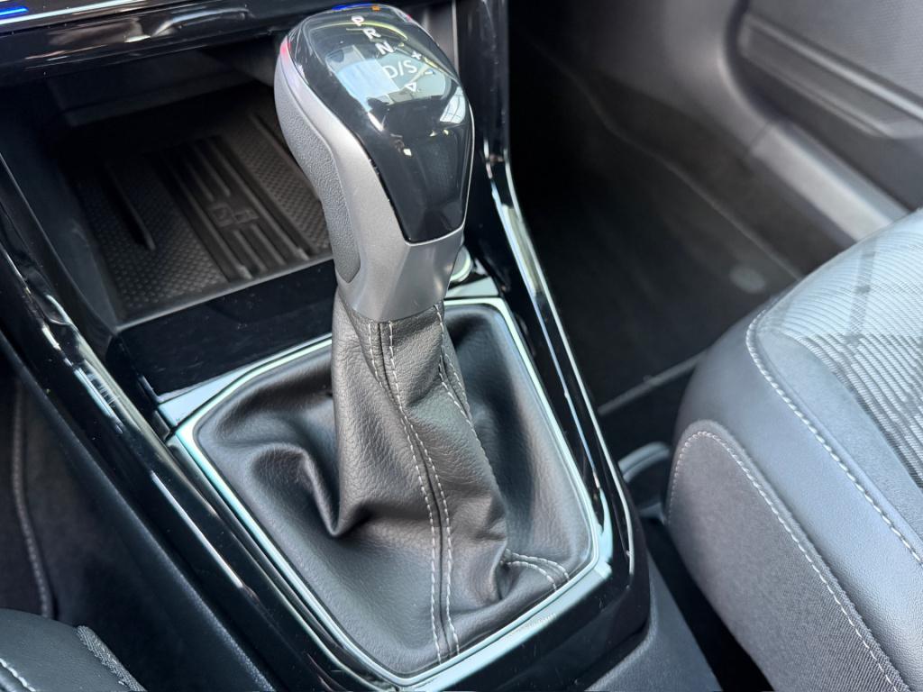 Volkswagen T-cross 1.5 tsi 150pk dsg r-line | camera | trekhaak | navi | iq