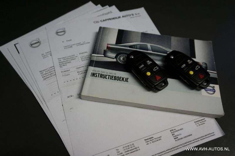 Volvo S60 2.4d, leer + clima!