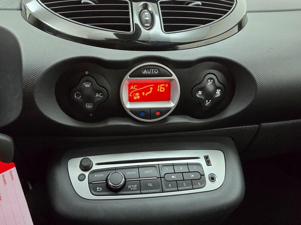 Renault Twingo occasion 1.2 16v dynamique met bluetooth radio en clima airc