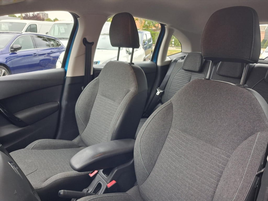 Citroen C3 1.2 puretech 82pk feel edition trekhaak | navigatie | cruise & c
