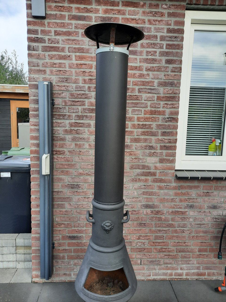 Verrijdbare gietijzeren tuinhaard