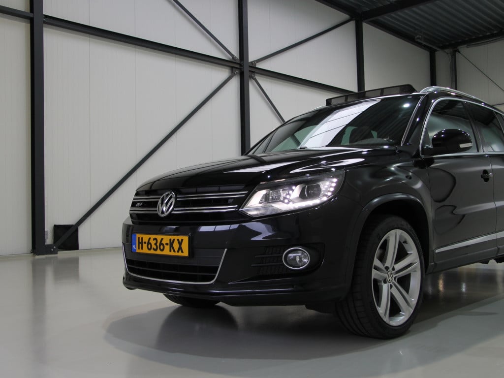 Volkswagen Tiguan 1.4 tsi 150pk dsg r-line | pano dak | trekhaak