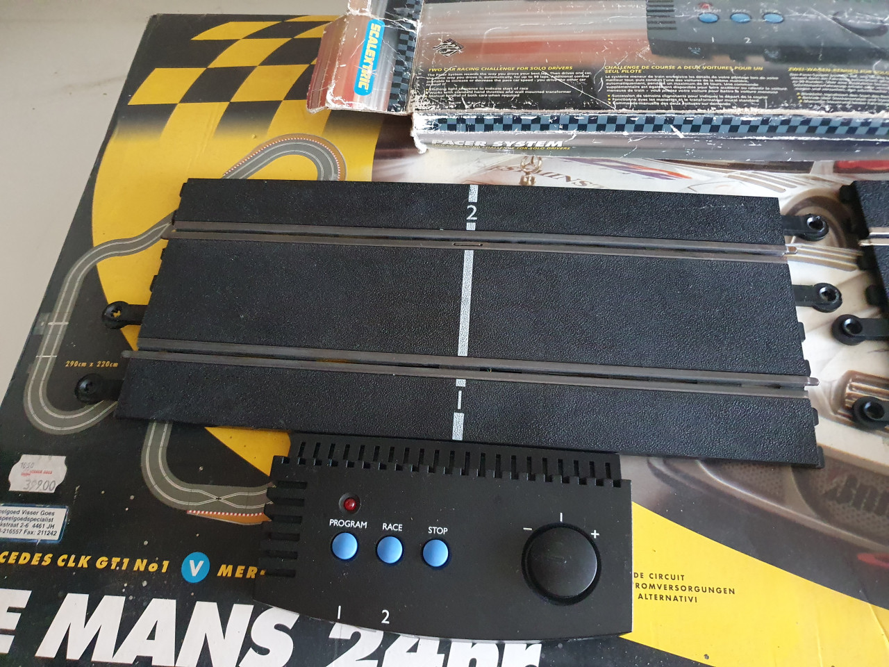 Scalextric Le Mans 24hr racebaan met 2x Mercedes CLK GT1