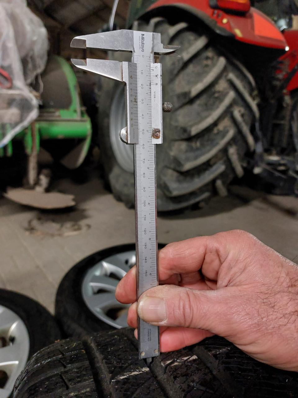 BMW 18 inch velgen met All Season banden