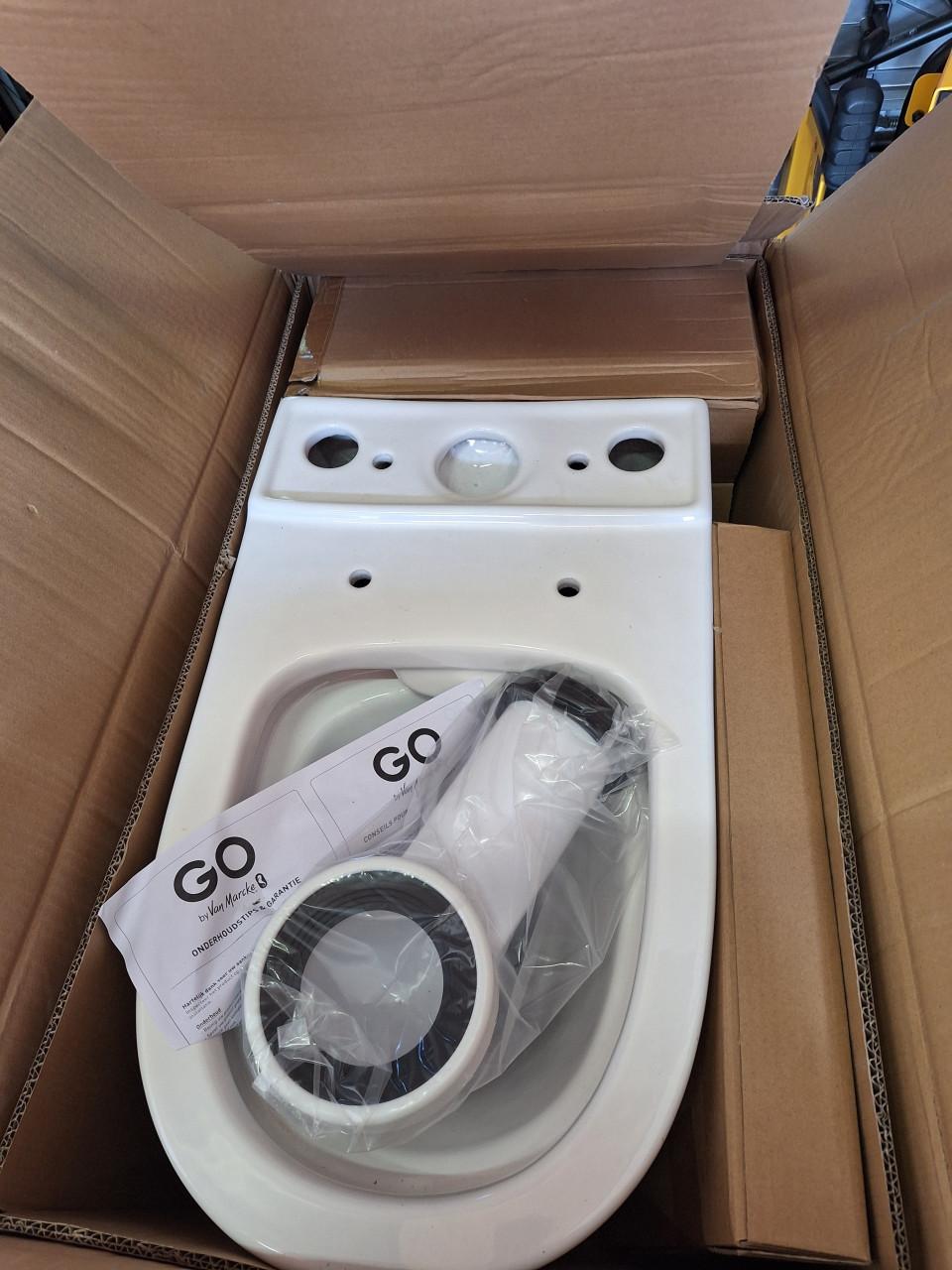 Staand toilet uit wit porselein.(nieuw)