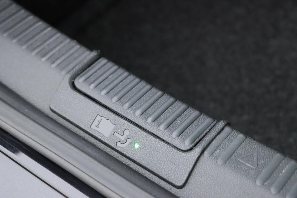 Skoda Superb 2.0 tsi 4x4 sportline business 280pk dsg7