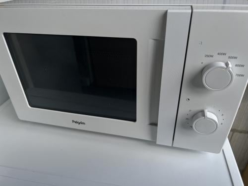 Vrijwel nieuw en bijna niet gebruikte  Magnetron