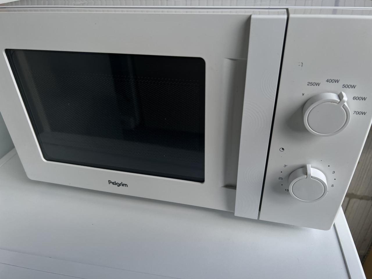 Vrijwel nieuw en bijna niet gebruikte  Magnetron