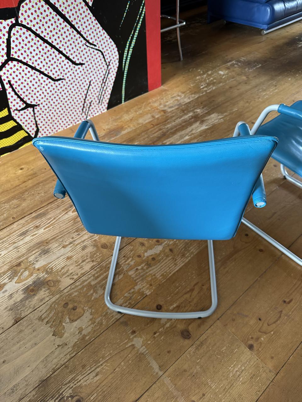 2 eetkamer stoelen van Leolux