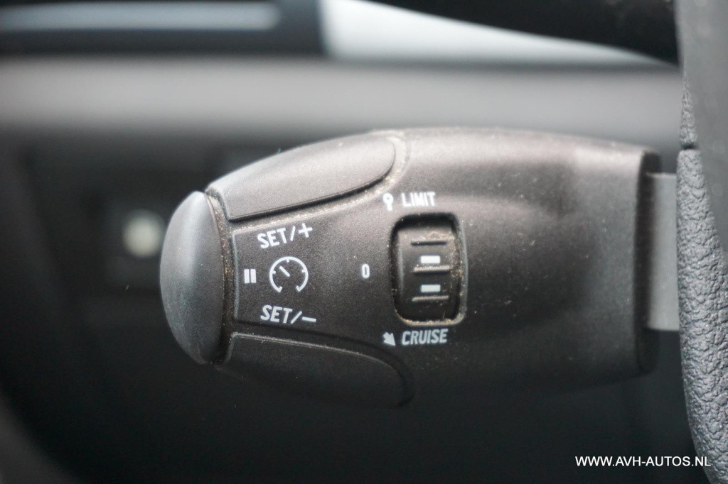 Peugeot 407 coupé 2.2-16v pack