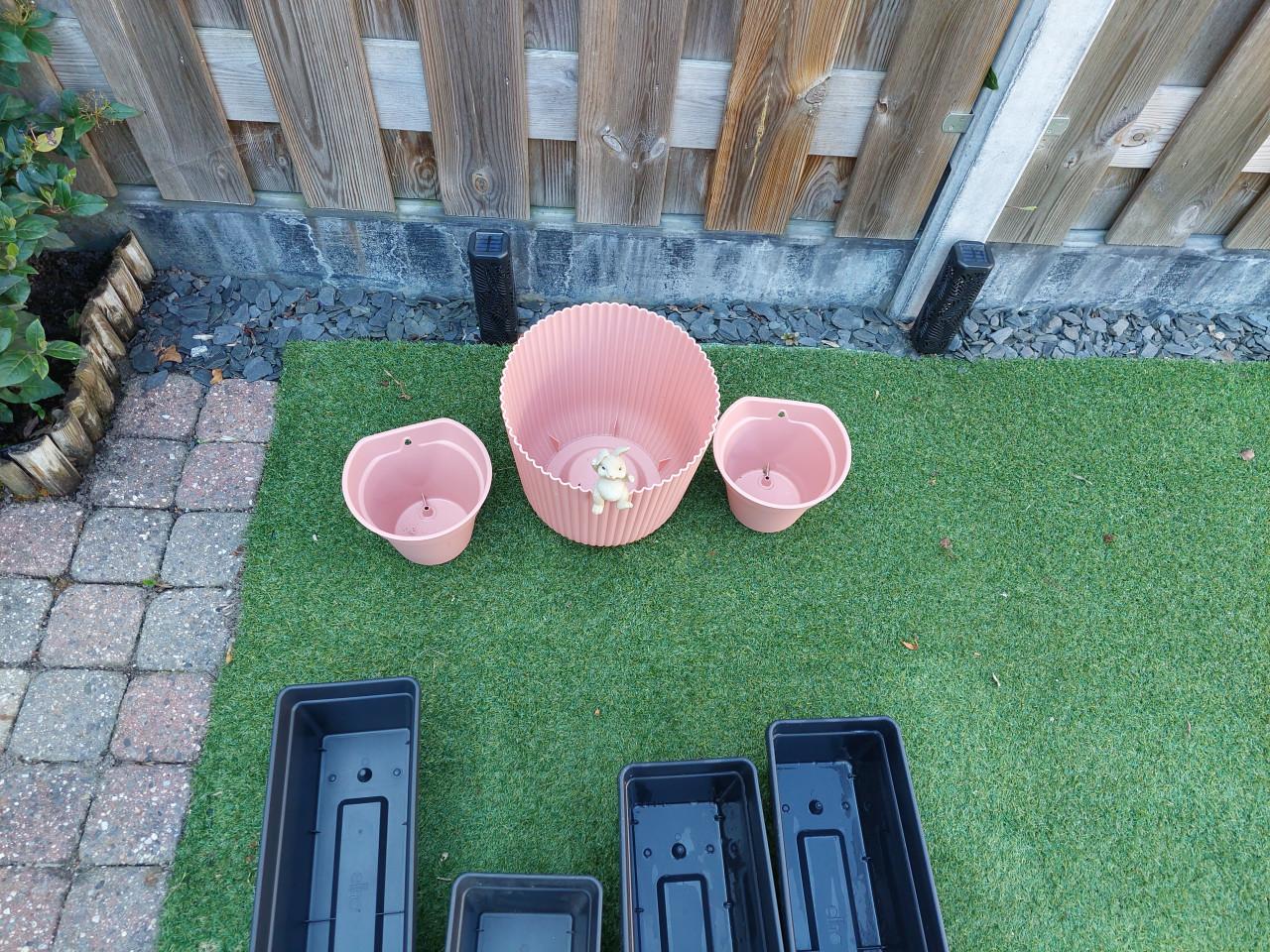 Pakket kunststof bloempotten in zeer goede staat