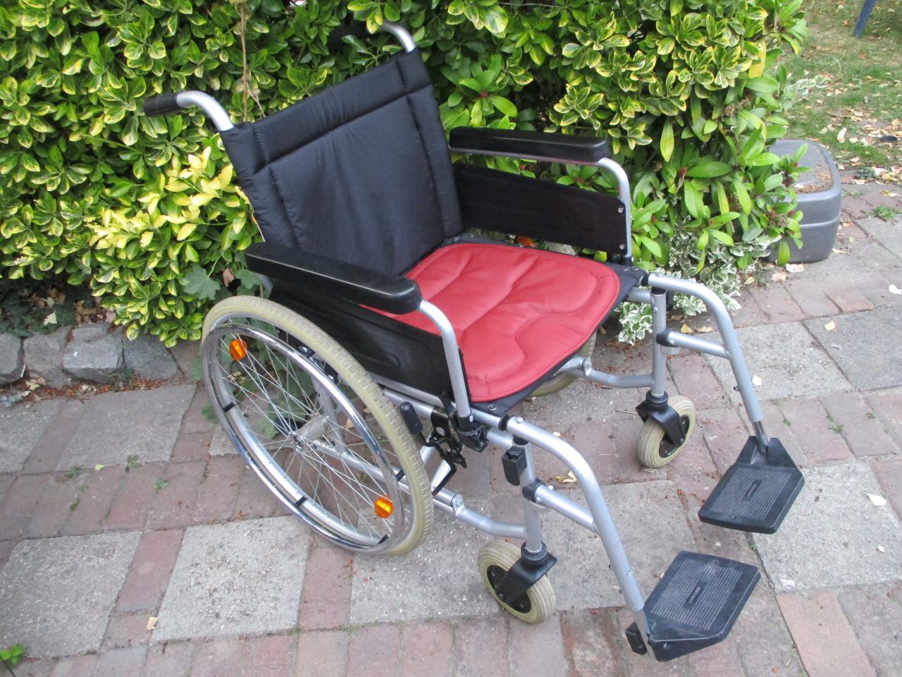 Rolstoel met kussen te koop